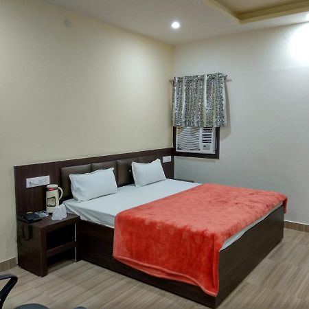 Oyo 60976 Hotel Shree Ji Morena Екстер'єр фото