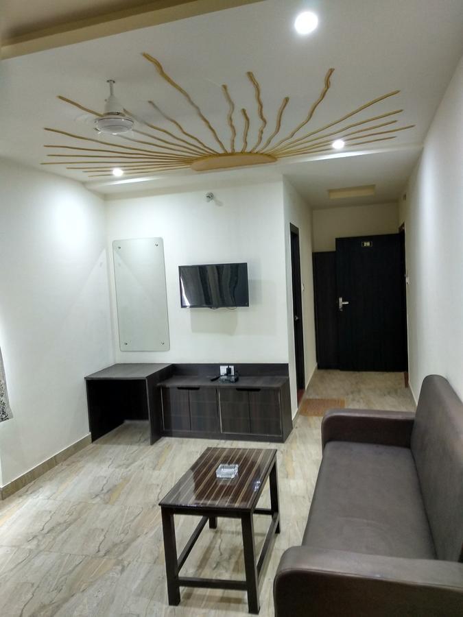 Oyo 60976 Hotel Shree Ji Morena Екстер'єр фото